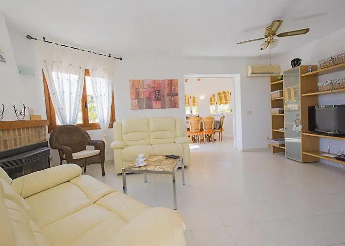 Erik - Plusholidays * كاليبي