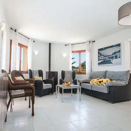 Erik - Plusholidays Villa *